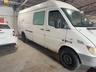 2004 Dodge Sprinter Van 2500 High Roof - Primary Damage Left Image